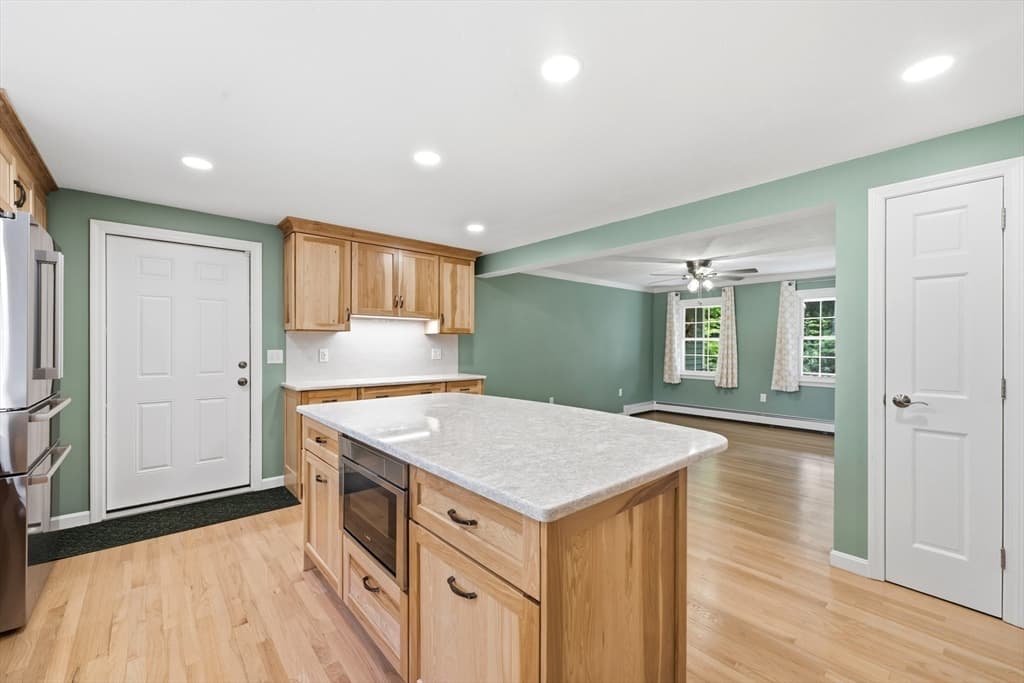 711 Chicopee Row, Groton MA 01450 photo 8
