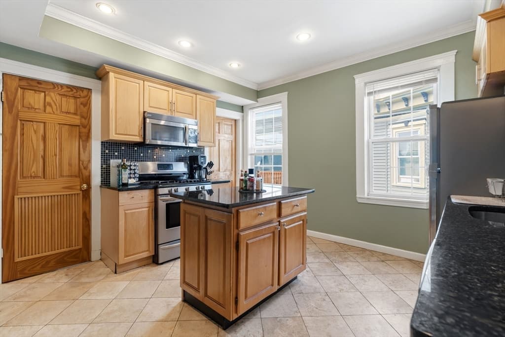 19 Pleasant St, Boston MA 02125 photo 8