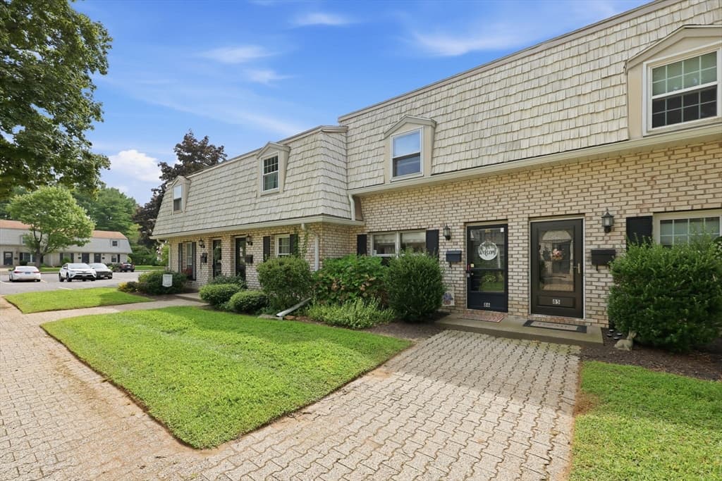 86 Corey Colonial # 86, Agawam MA 01001 photo 3