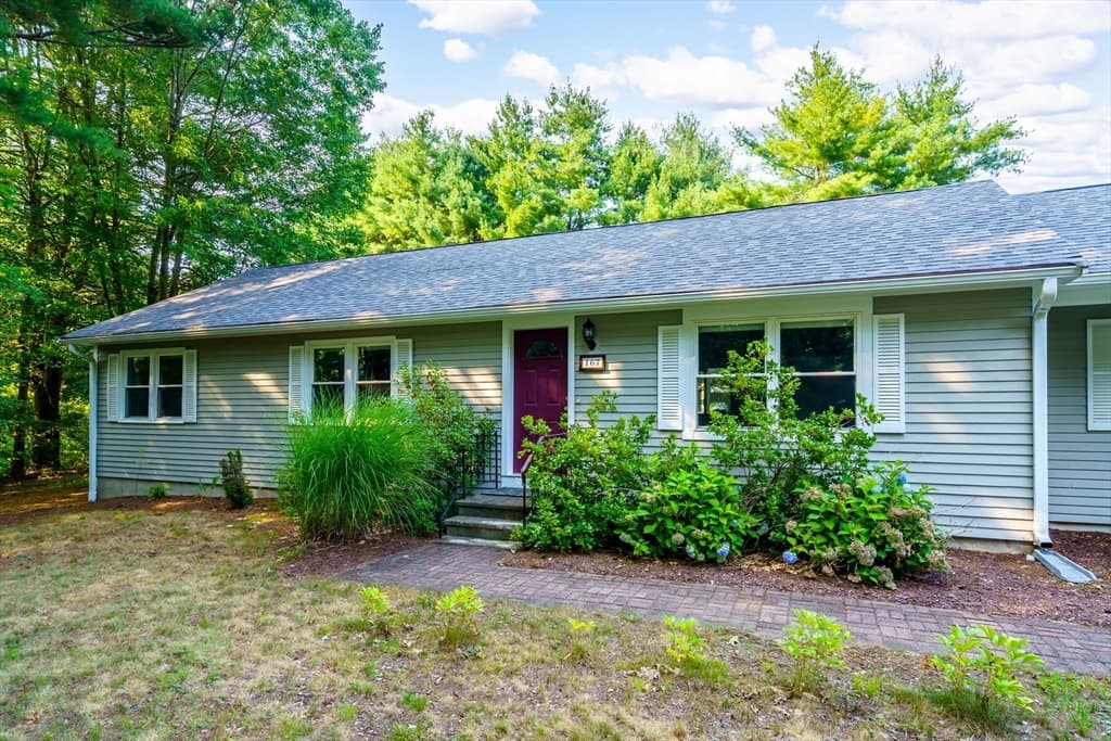 167 Willow St, Acton MA 01720 photo 3