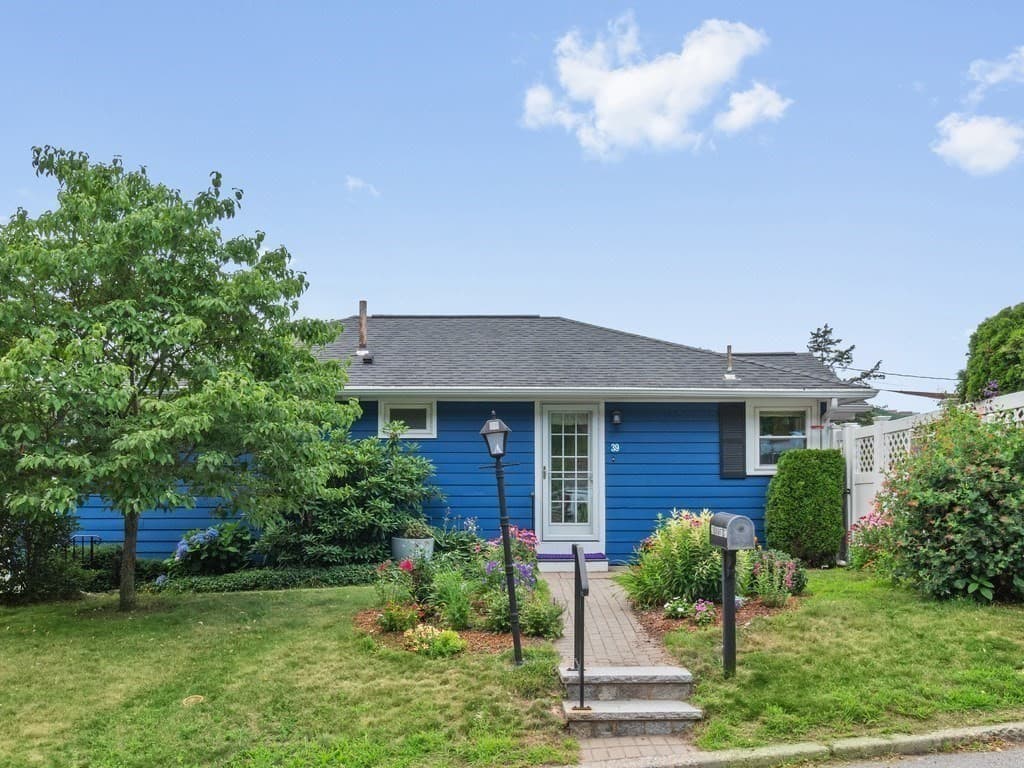 Single Family Residence at 39 Smart Street, Waltham MA 02451, Waltham, photo 29 of 34
