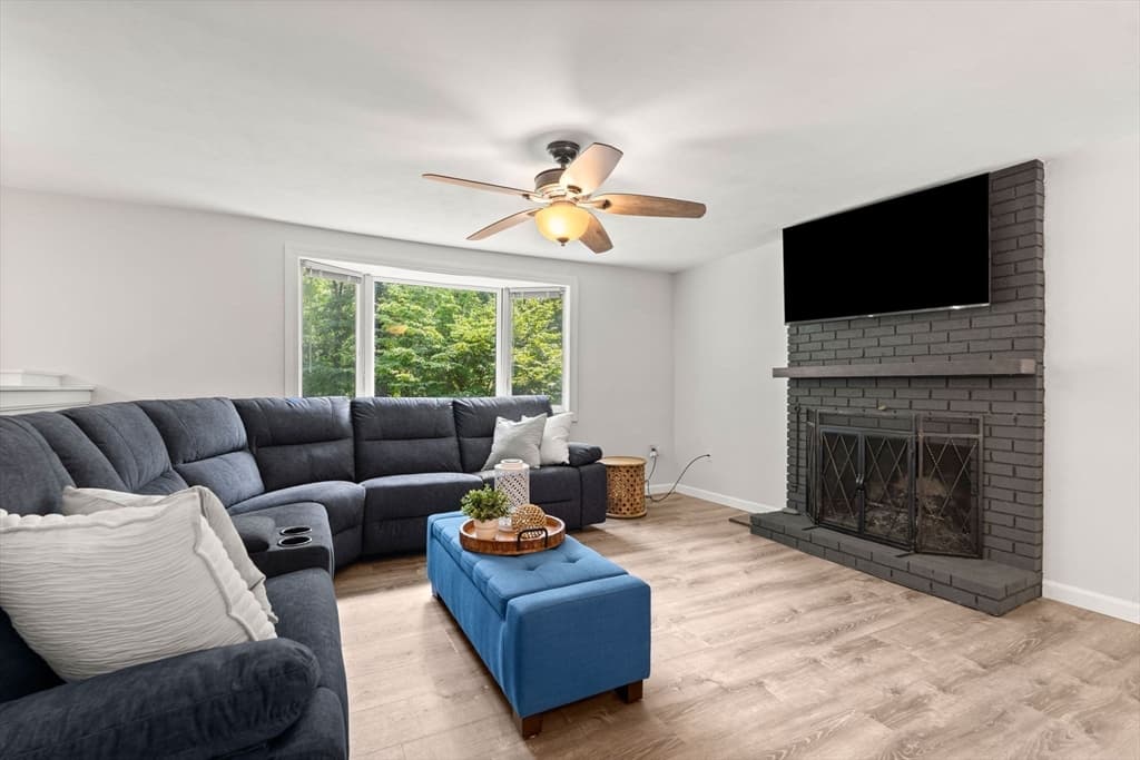 11 Groton Rd, Tyngsborough MA 01879 photo 13