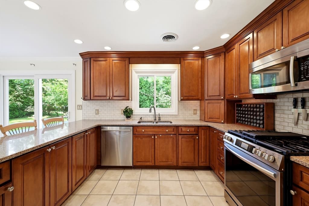 78 Branch St, Longmeadow MA 01106 photo 3