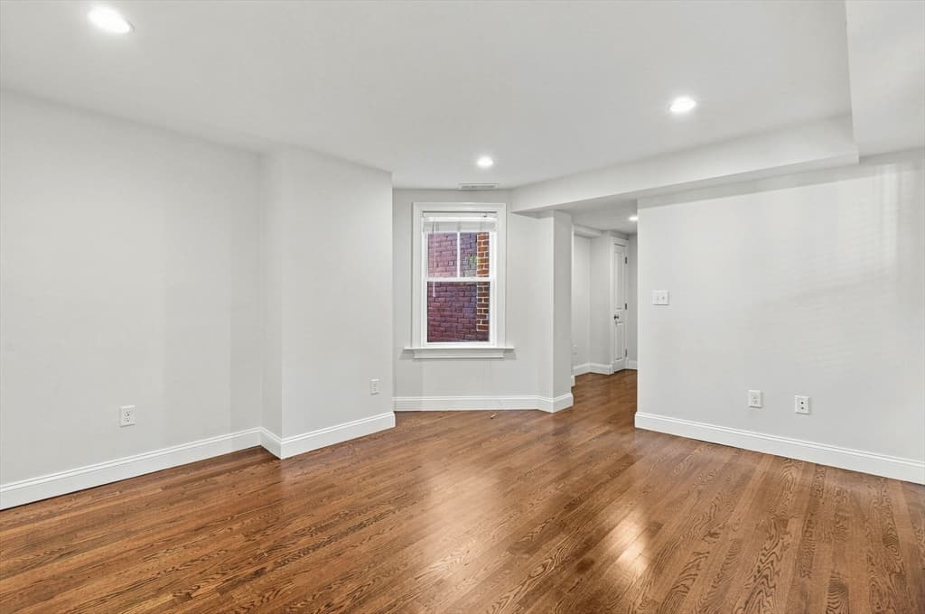 16 Thomas Park # 1, Boston MA 02127 photo 25
