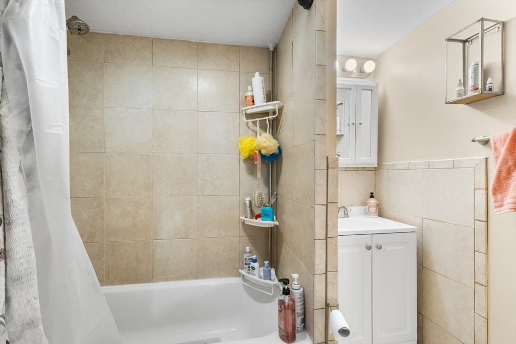 46 Stonehill Rd, Boston MA 02136 photo 13