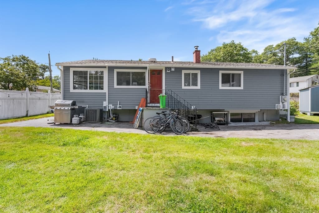 46 Stonehill Rd, Boston MA 02136