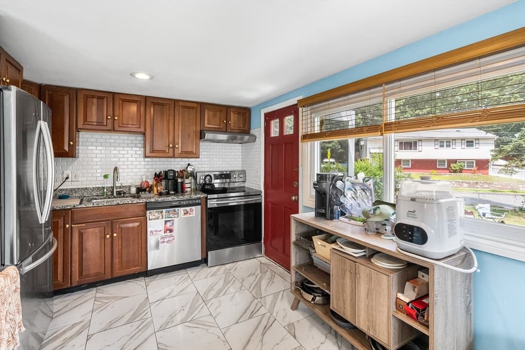 46 Stonehill Rd, Boston MA 02136 photo 5