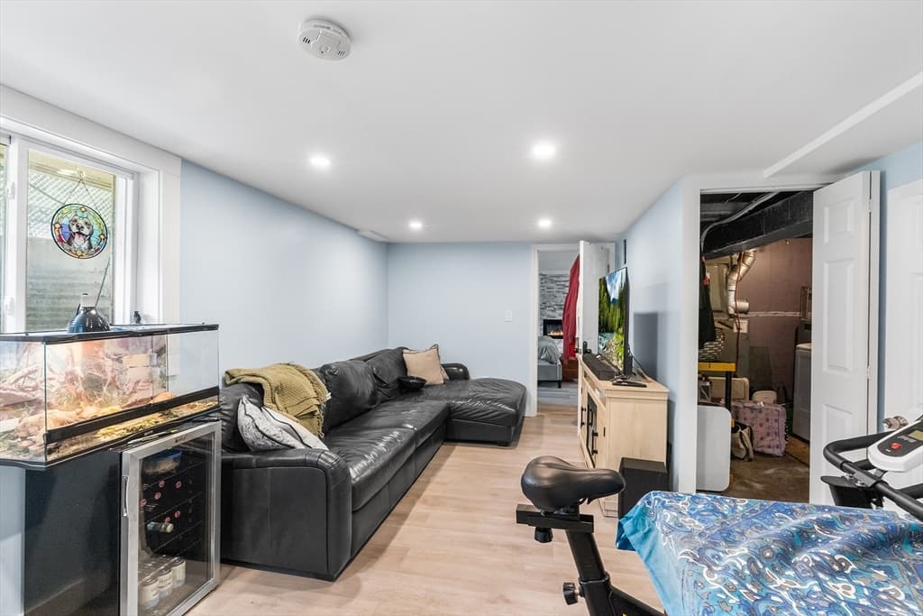 46 Stonehill Rd, Boston MA 02136 photo 8