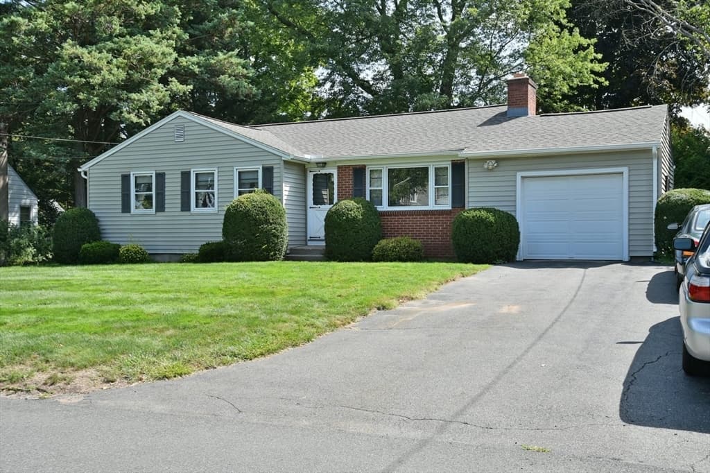 11 Almon Ave, West Springfield MA 01089