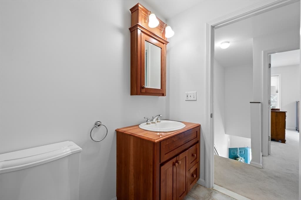 Condominium at 17 Oakes Cir # 17, Millbury MA 01527, Millbury, photo 17 of 34