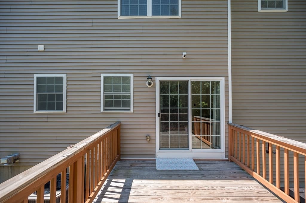 Condominium at 17 Oakes Cir # 17, Millbury MA 01527, Millbury, photo 31 of 34