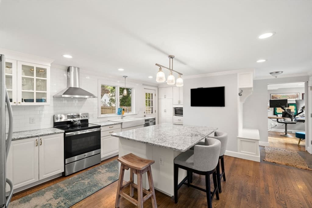 53 Sargent Rd, Swampscott MA 01907 photo 5