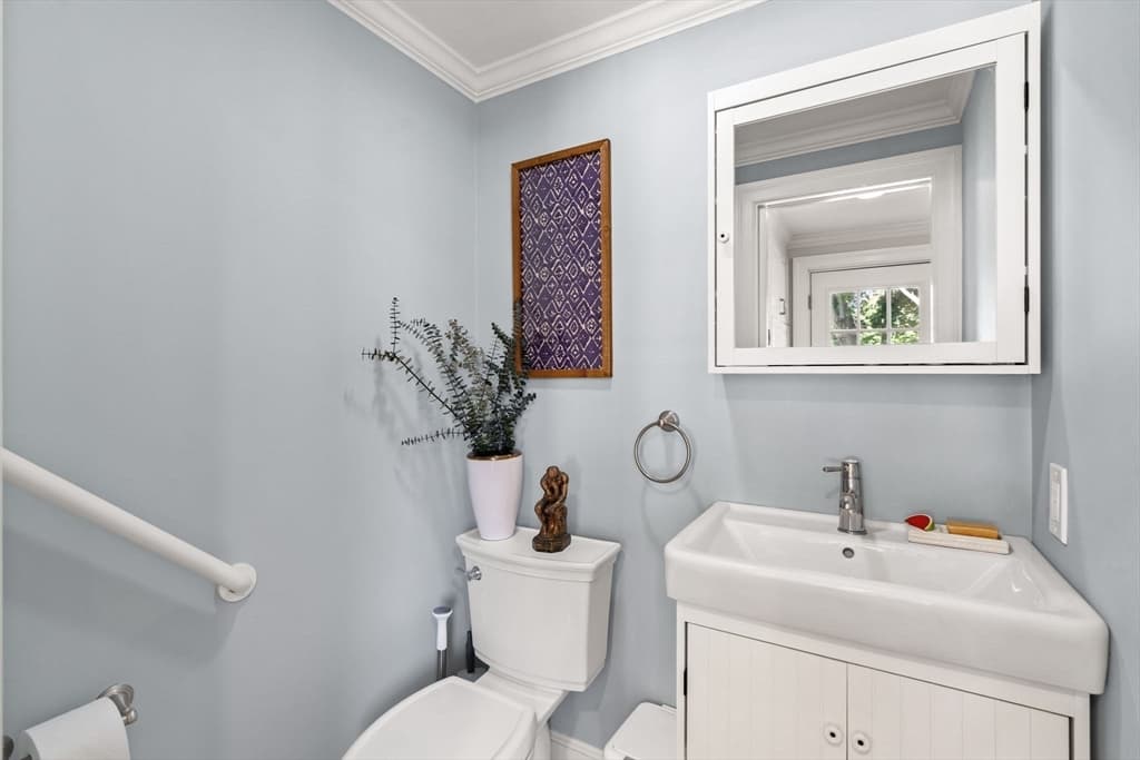 53 Sargent Rd, Swampscott MA 01907 photo 14