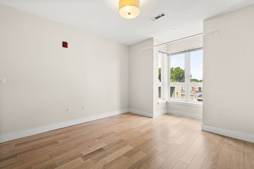 1975 Massachusetts Ave # 302, Cambridge MA 02140 photo 12
