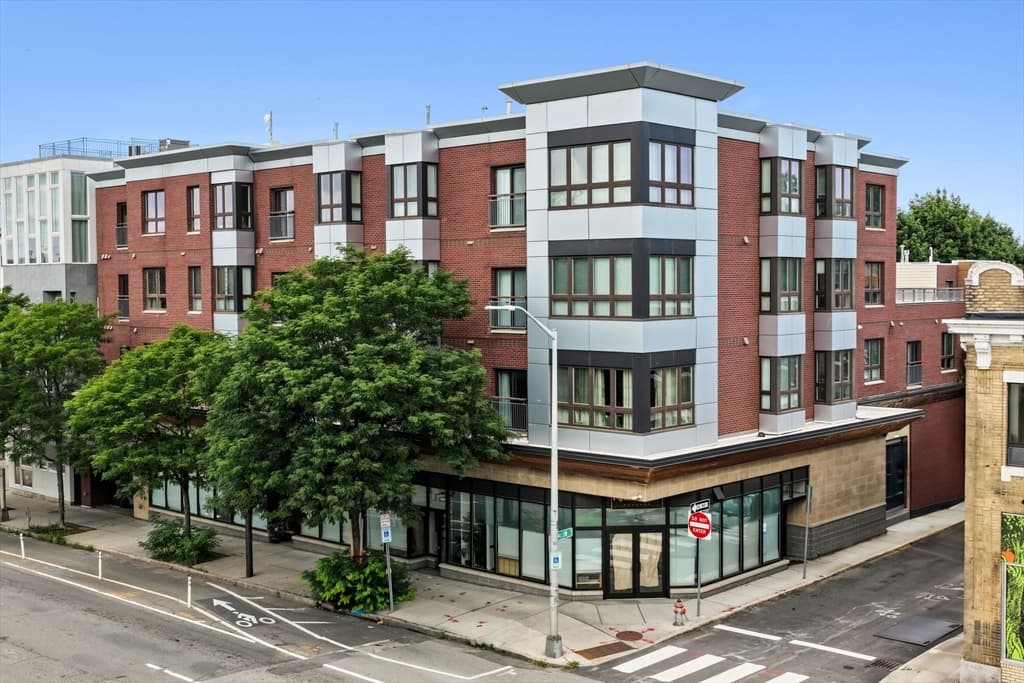 1975 Massachusetts Ave # 302, Cambridge MA 02140