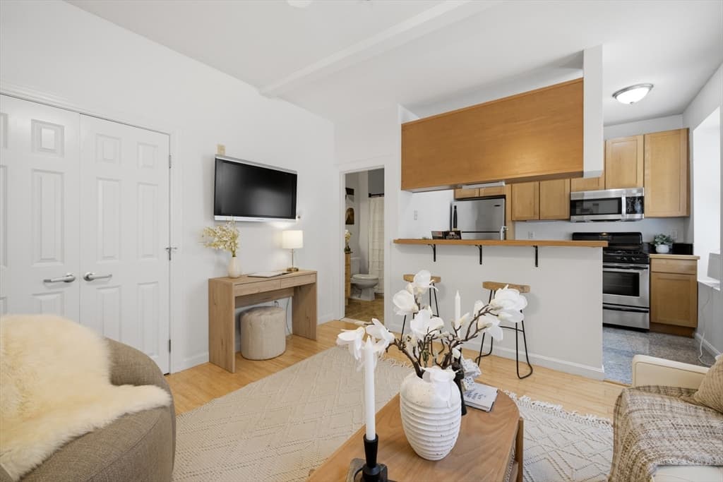 330 Summit Ave # 104, Boston MA 02135 photo 2