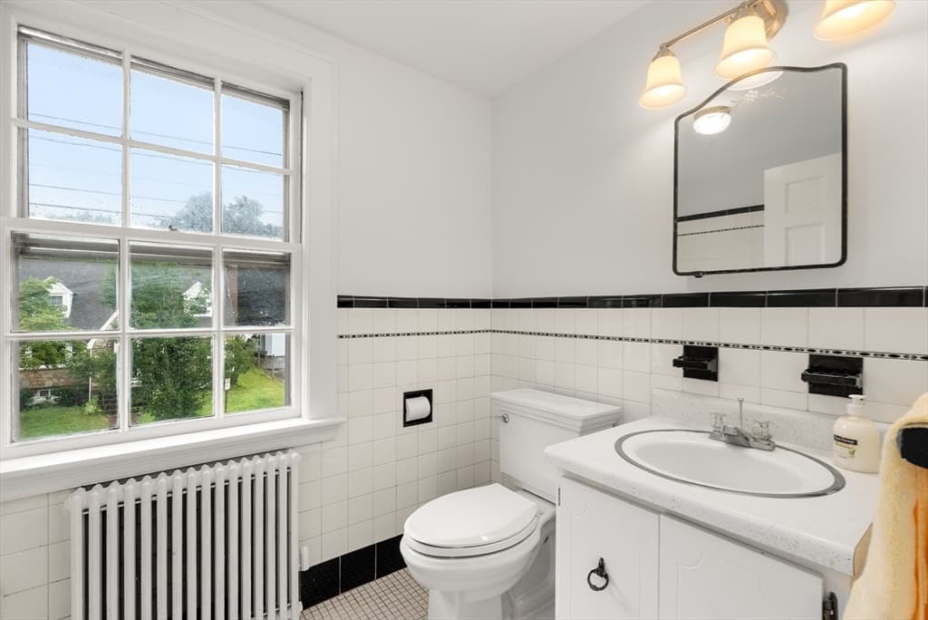 204 Thacher St, Milton MA 02186 photo 16