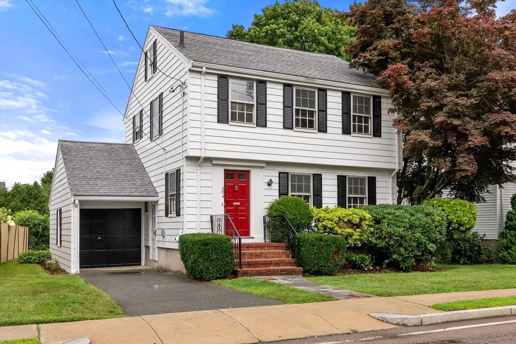 204 Thacher St, Milton MA 02186