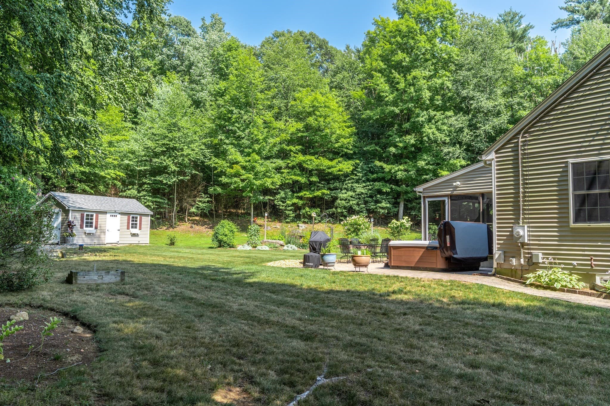 Single Family Residence at 383 Mashapaug Rd, Holland MA 01521, photo 38 of 42