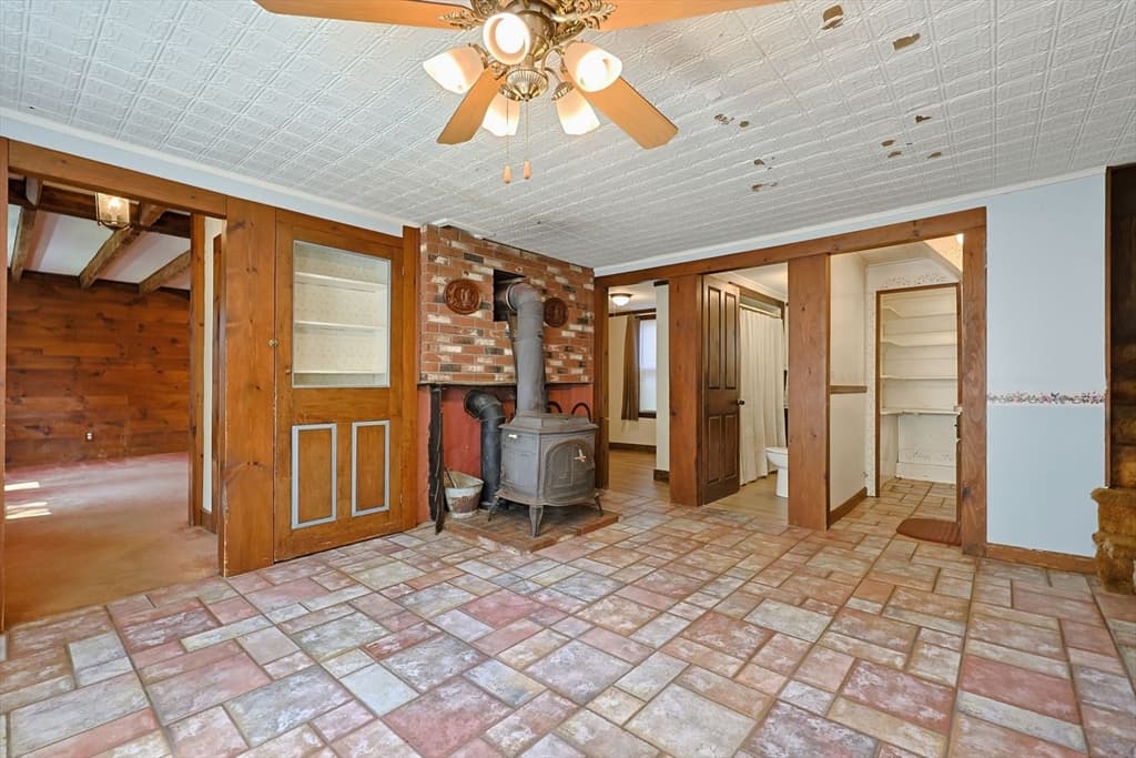 525 Clark St, Gardner MA 01440 photo 8