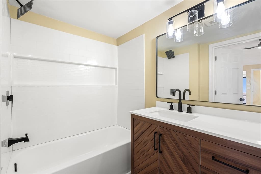 851 Quincy Shore Dr, Quincy MA 02170 photo 32