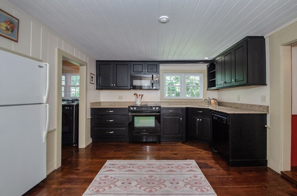 65 Acushnet Rd, Mattapoisett MA 02739 photo 12