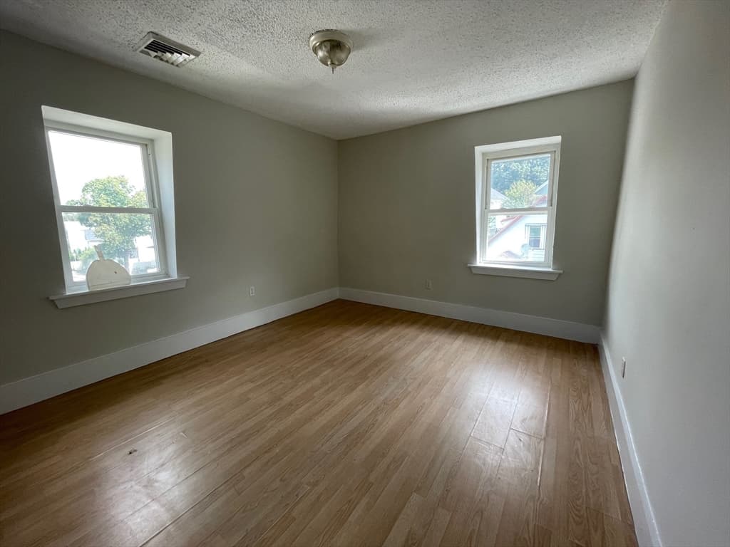 34 Newbury, Worcester MA 01609 photo 9