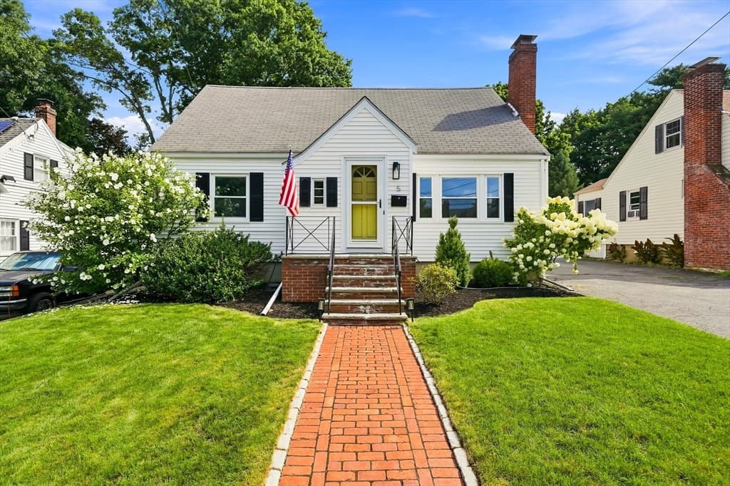 5 Chandler Rd, Salem MA 01970