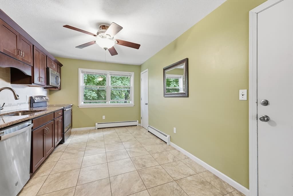90 Colonial Circle # D, Chicopee MA 01020 photo 10
