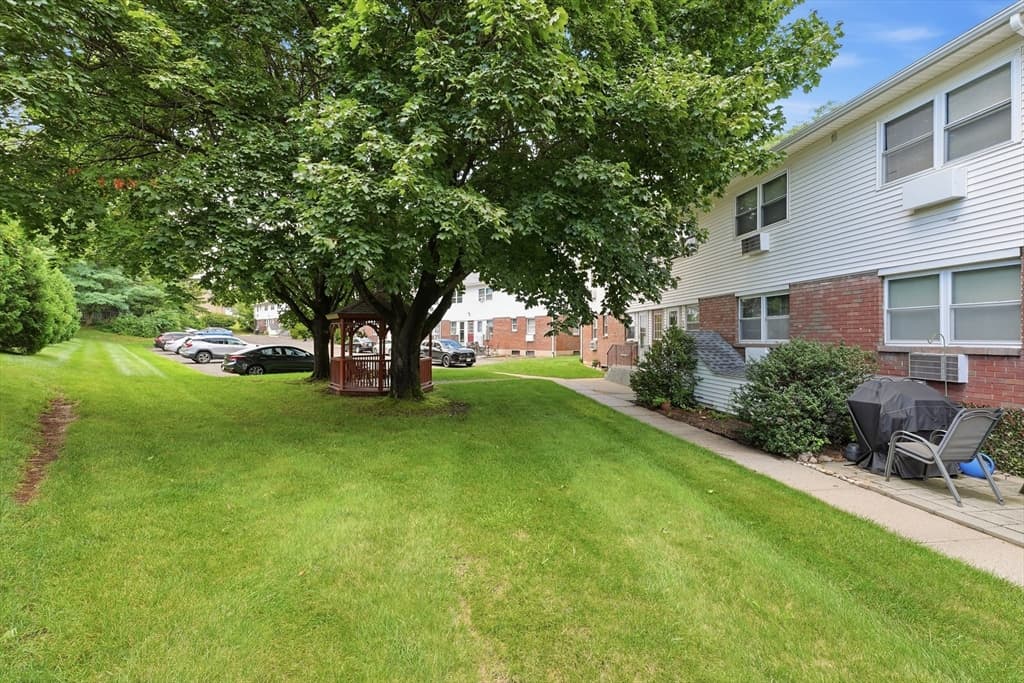 90 Colonial Circle # D, Chicopee MA 01020 photo 25