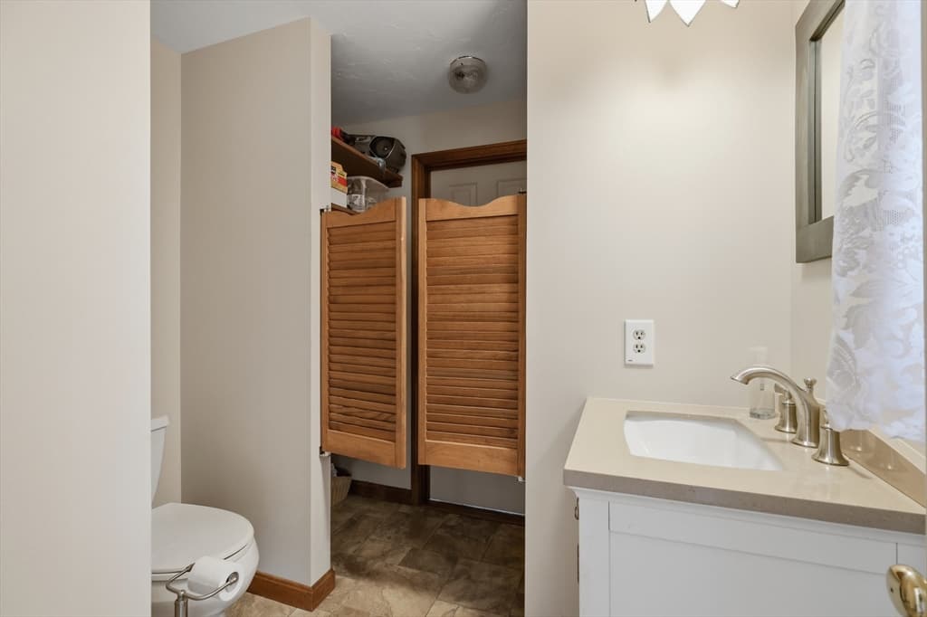 63 Jamestown Road, Leominster MA 01453 photo 13