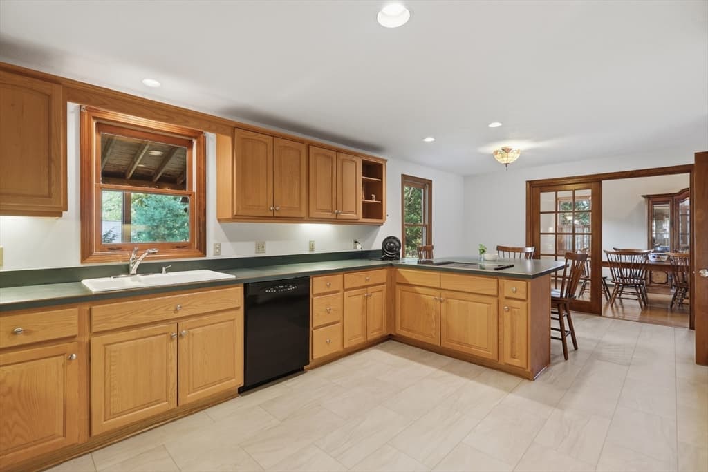 63 Jamestown Road, Leominster MA 01453 photo 12