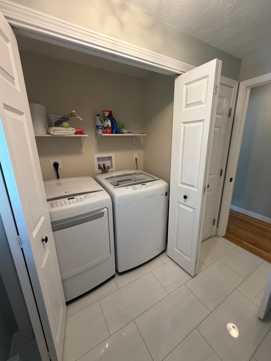 Single Family Residence at 4 Robertson Rd, Auburn MA 01501, Auburn, photo 13 of 32