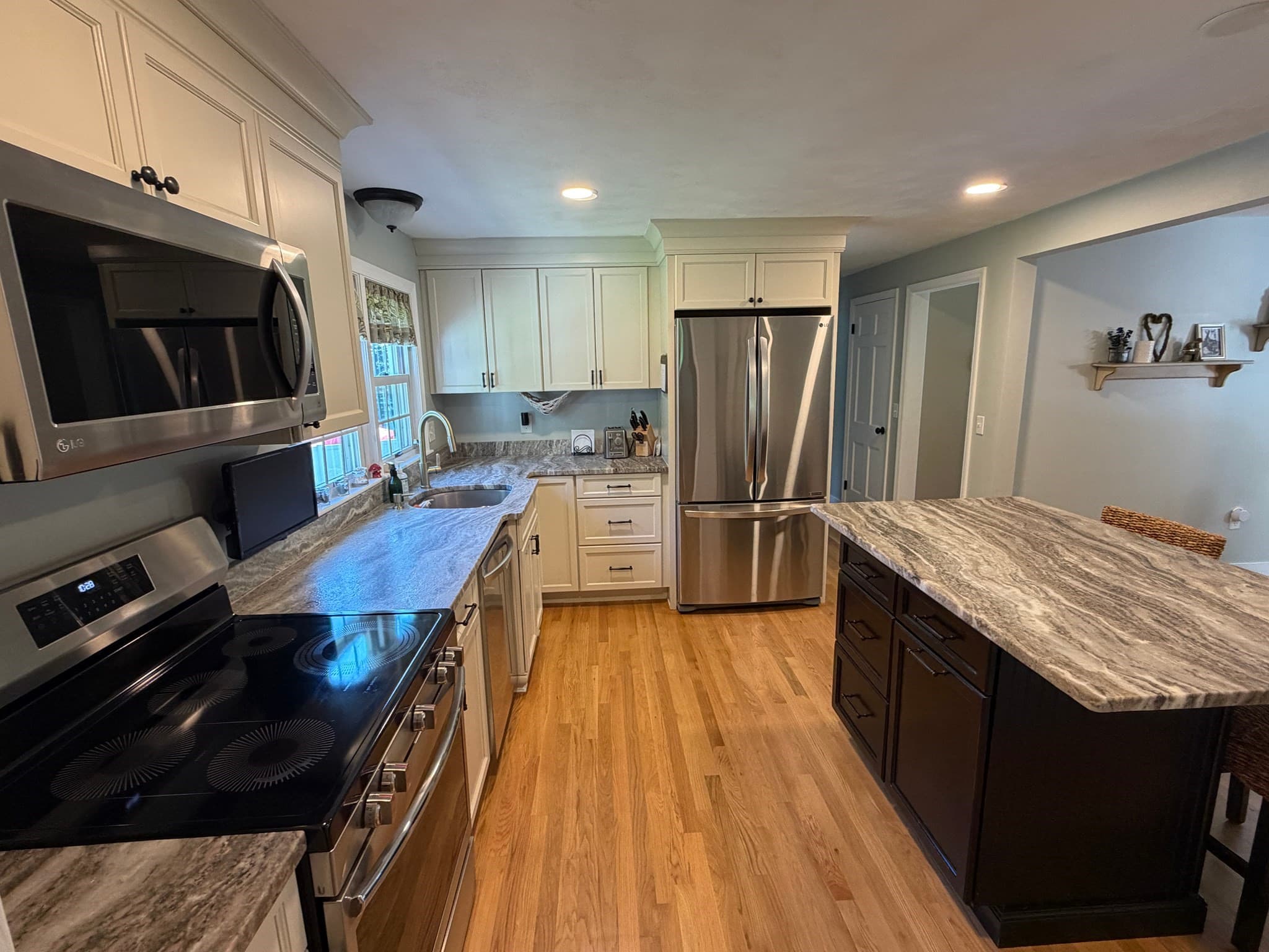 Single Family Residence at 4 Robertson Rd, Auburn MA 01501, Auburn, photo 9 of 32