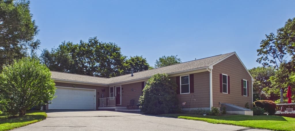 615 Taunton Ave, Seekonk MA 02771