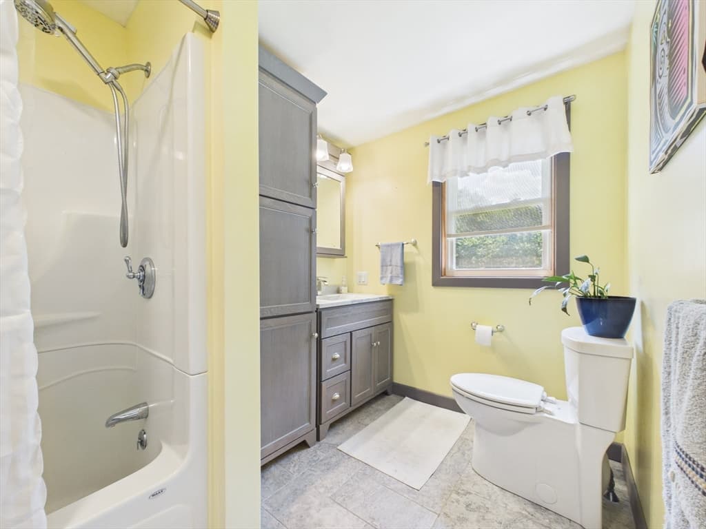615 Taunton Ave, Seekonk MA 02771 photo 9