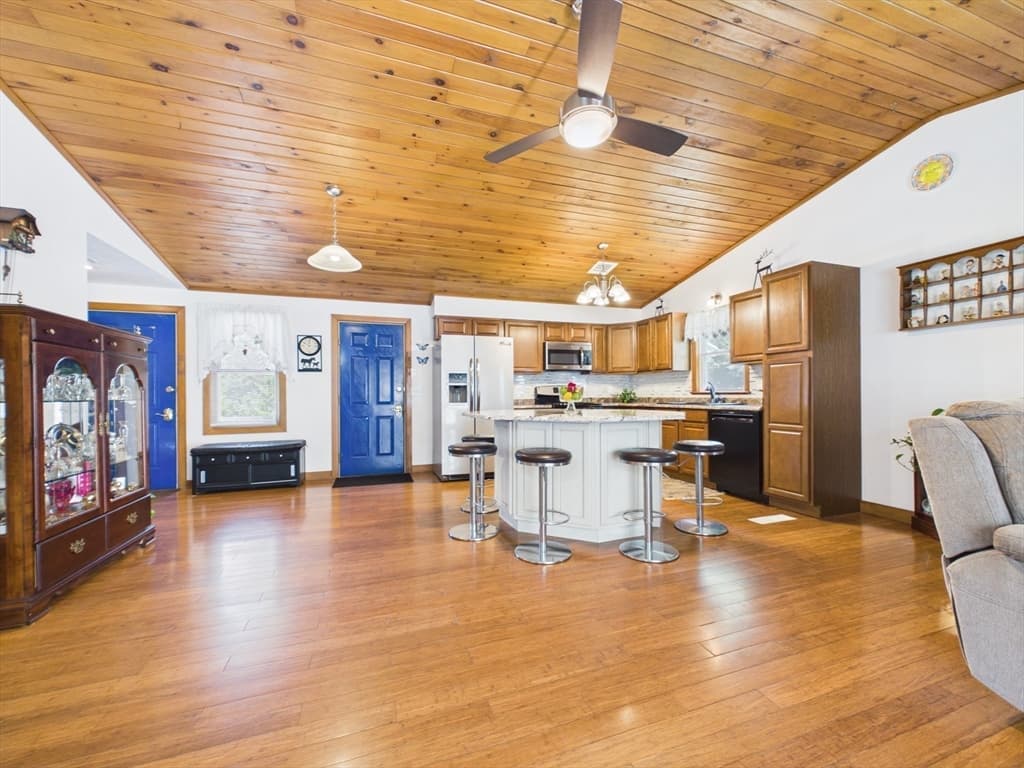 615 Taunton Ave, Seekonk MA 02771 photo 4