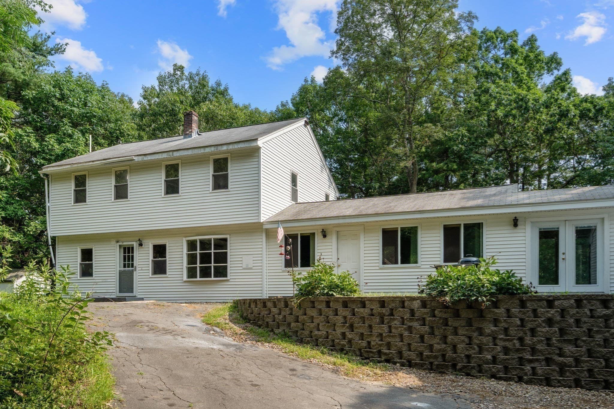 Single Family Residence at 287 Haverhill St, North Reading MA 01864, photo 2 of 34