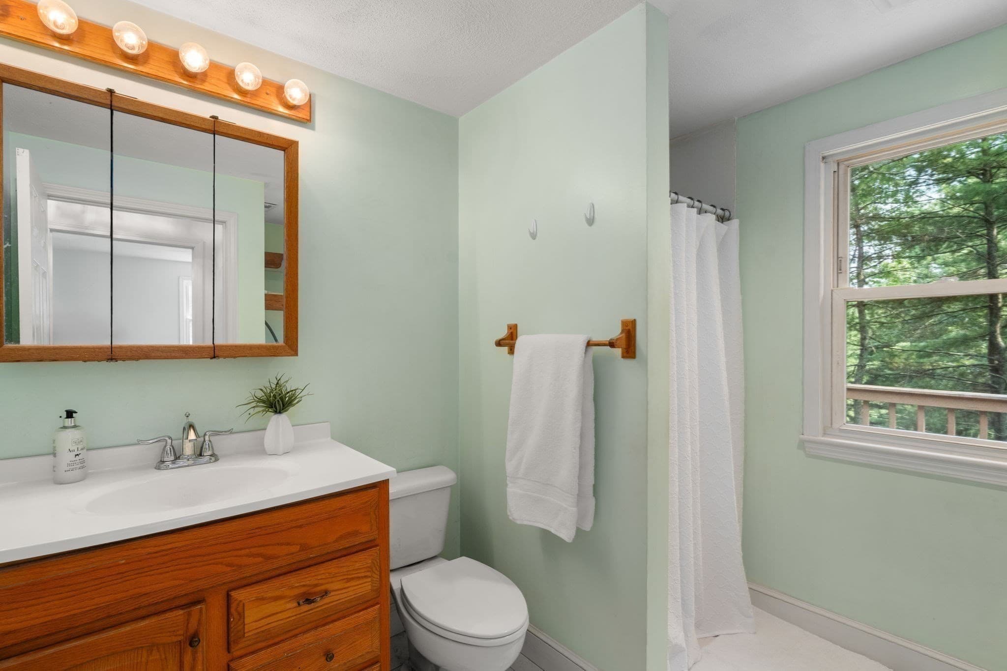 Single Family Residence at 287 Haverhill St, North Reading MA 01864, photo 24 of 34