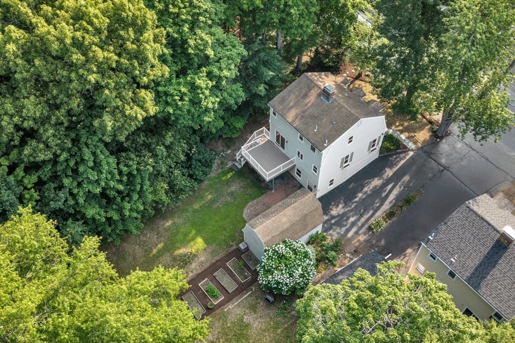81 Seaver St, Wellesley MA 02481 photo 3