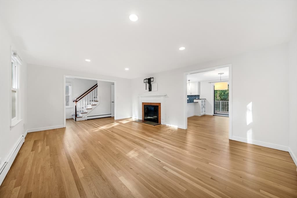 81 Seaver St, Wellesley MA 02481 photo 8