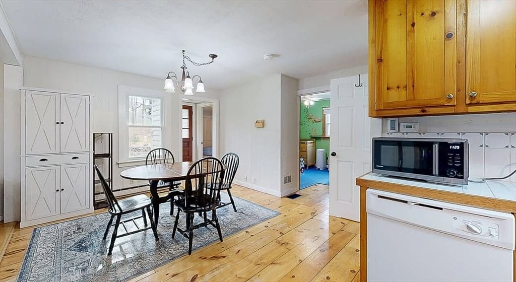 Single Family Residence at 8 Juniper St, West Brookfield MA 01585, West Brookfield, photo 7 of 42