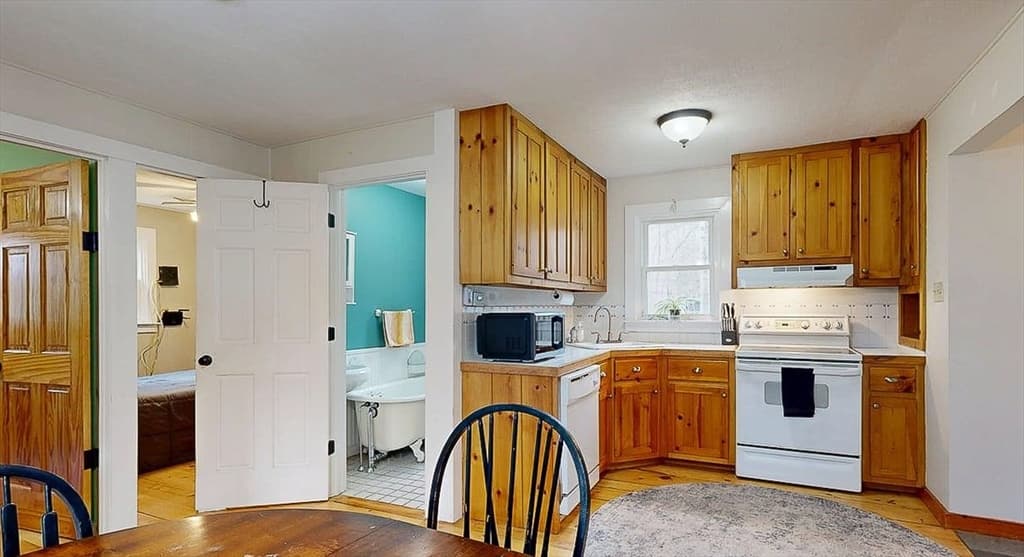 Single Family Residence at 8 Juniper St, West Brookfield MA 01585, West Brookfield, photo 8 of 42