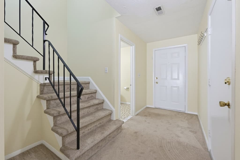 31 Greenbrook Drive # 31, Stoughton MA 02072 photo 2
