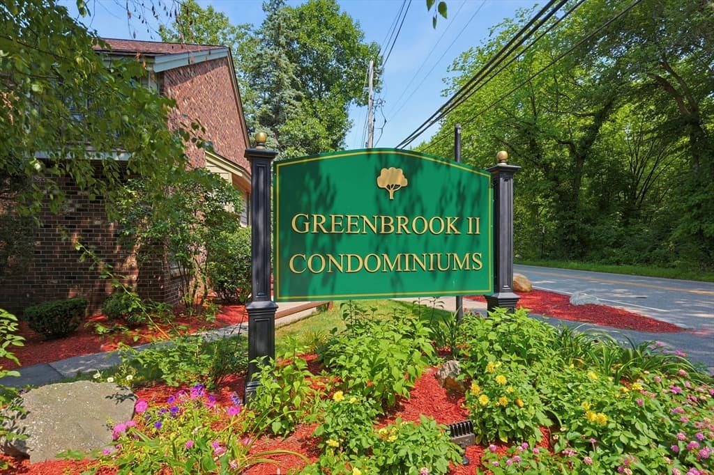 31 Greenbrook Drive # 31, Stoughton MA 02072