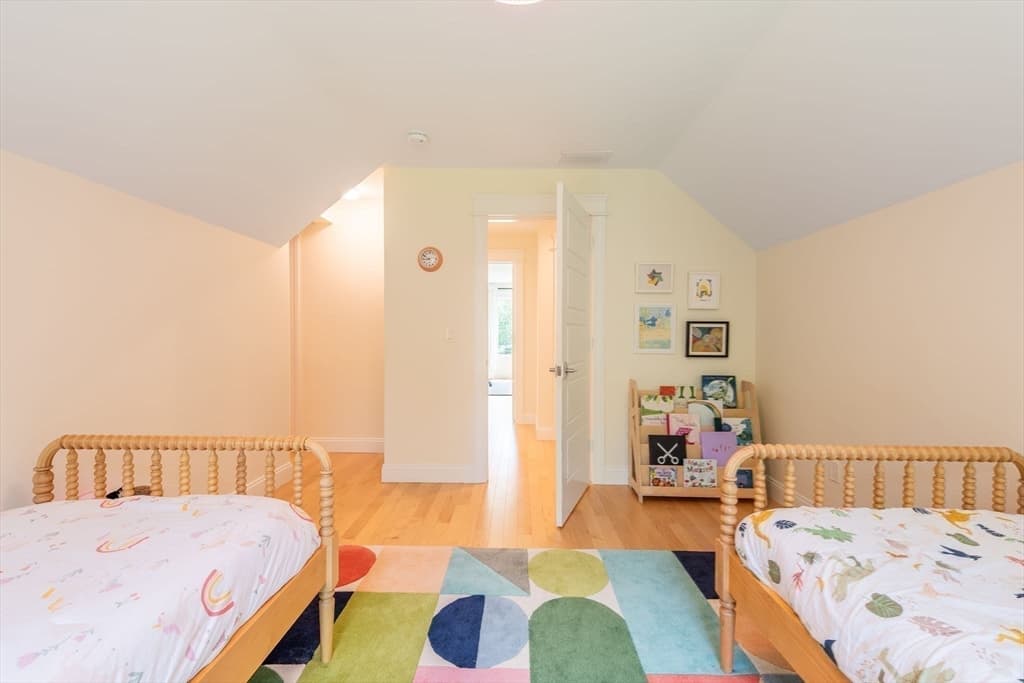 114 Lindenridge, Amherst MA 01002 photo 35
