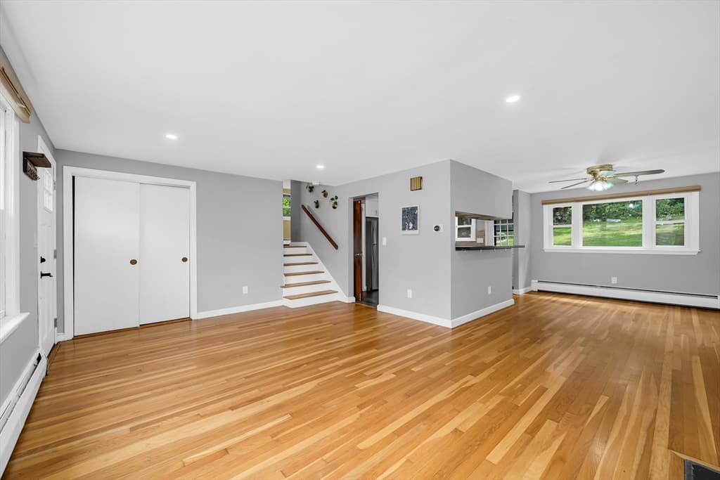566 Main St, Stoneham MA 02180 photo 2