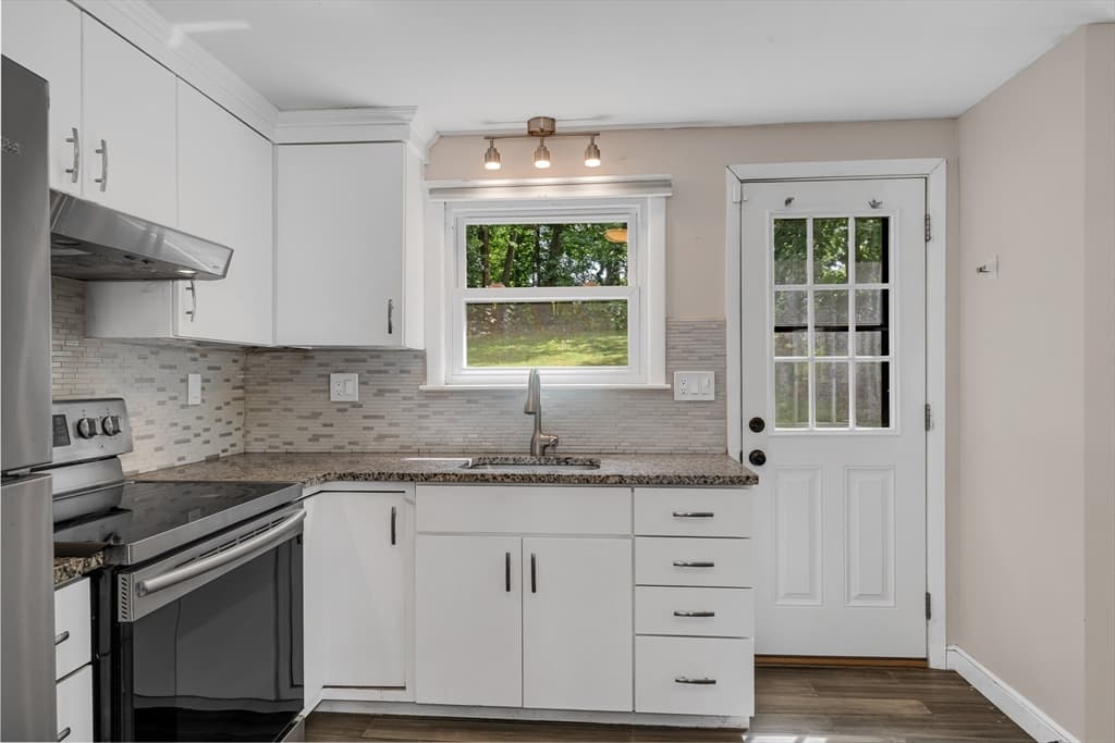 566 Main St, Stoneham MA 02180 photo 10