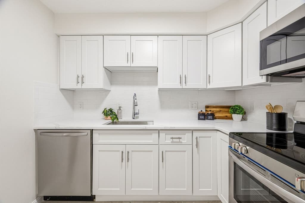 595 Revere Beach Pkwy # 40, Revere MA 02151 photo 9