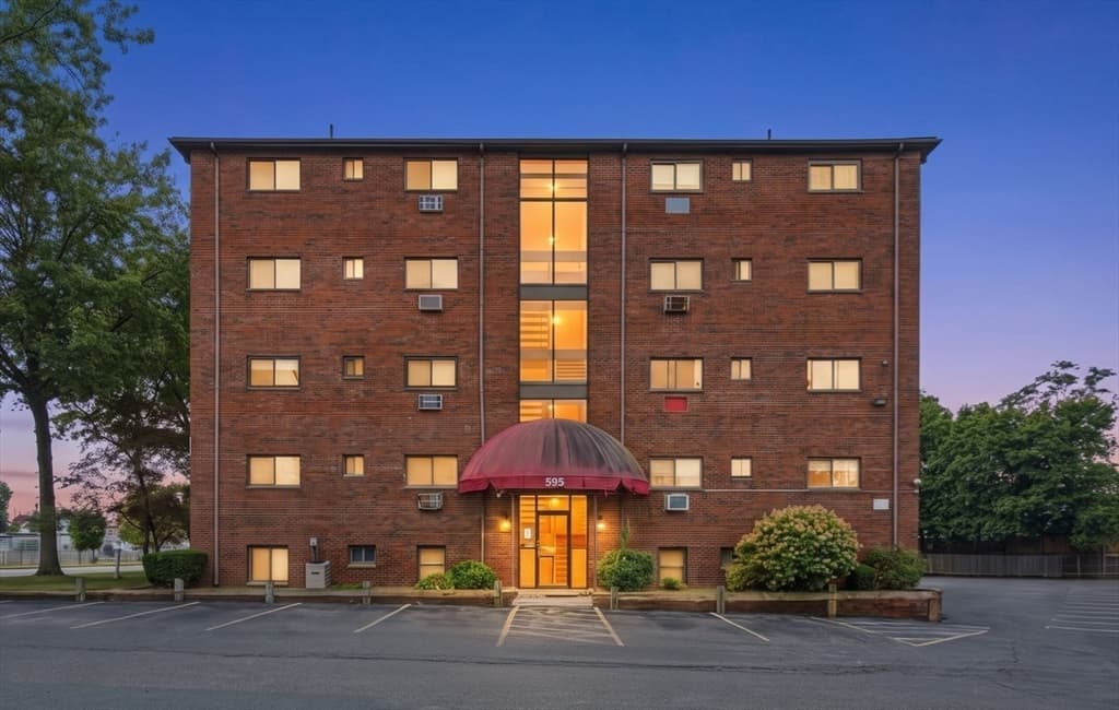 595 Revere Beach Pkwy # 40, Revere MA 02151 photo 34